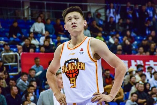 教練教你打籃球！周鵬13中10砍24分&生涯總得分升歷史第十三！